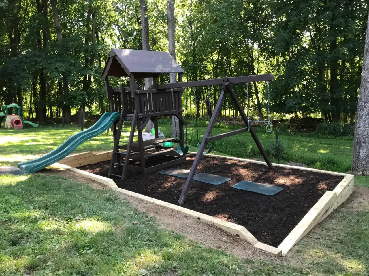 Lawn and garden services in Armonk NY by Morales Lawn & Garden LLC