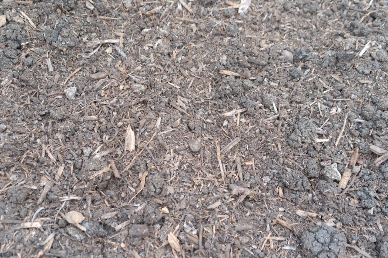 Fresh mulch beds Somers NY — Morales Lawn & Garden LLC